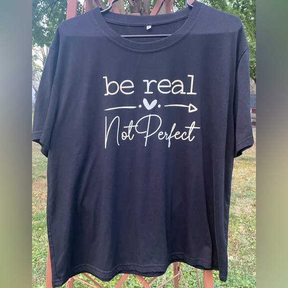 unbranded Tops - Women’s Graphic Tee Size 2X